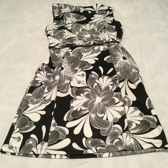 EnFocus Studio - Floral Print Dress - Picture 2 of 8